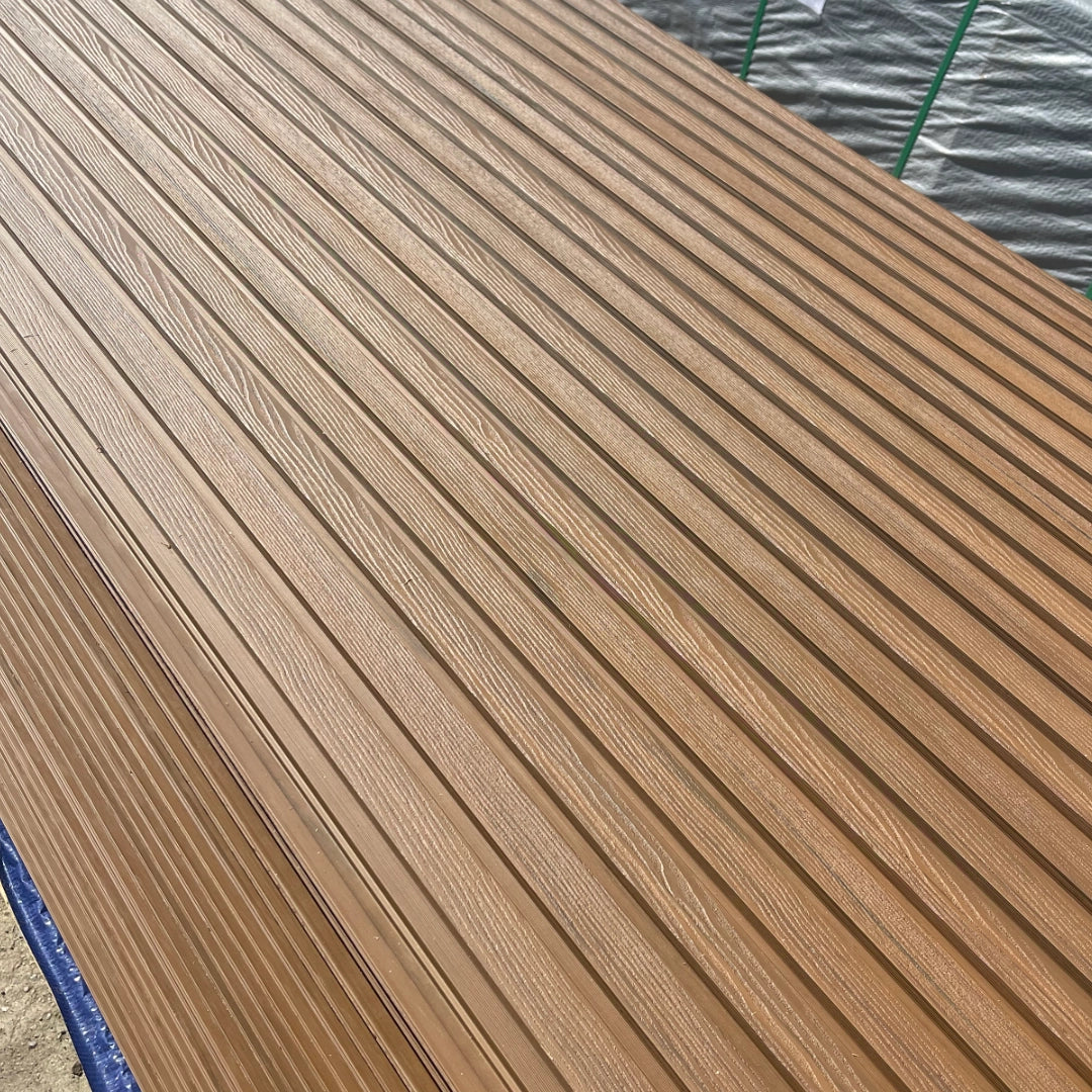 Teak Co-Extrusion Composite Cladding On Pallet