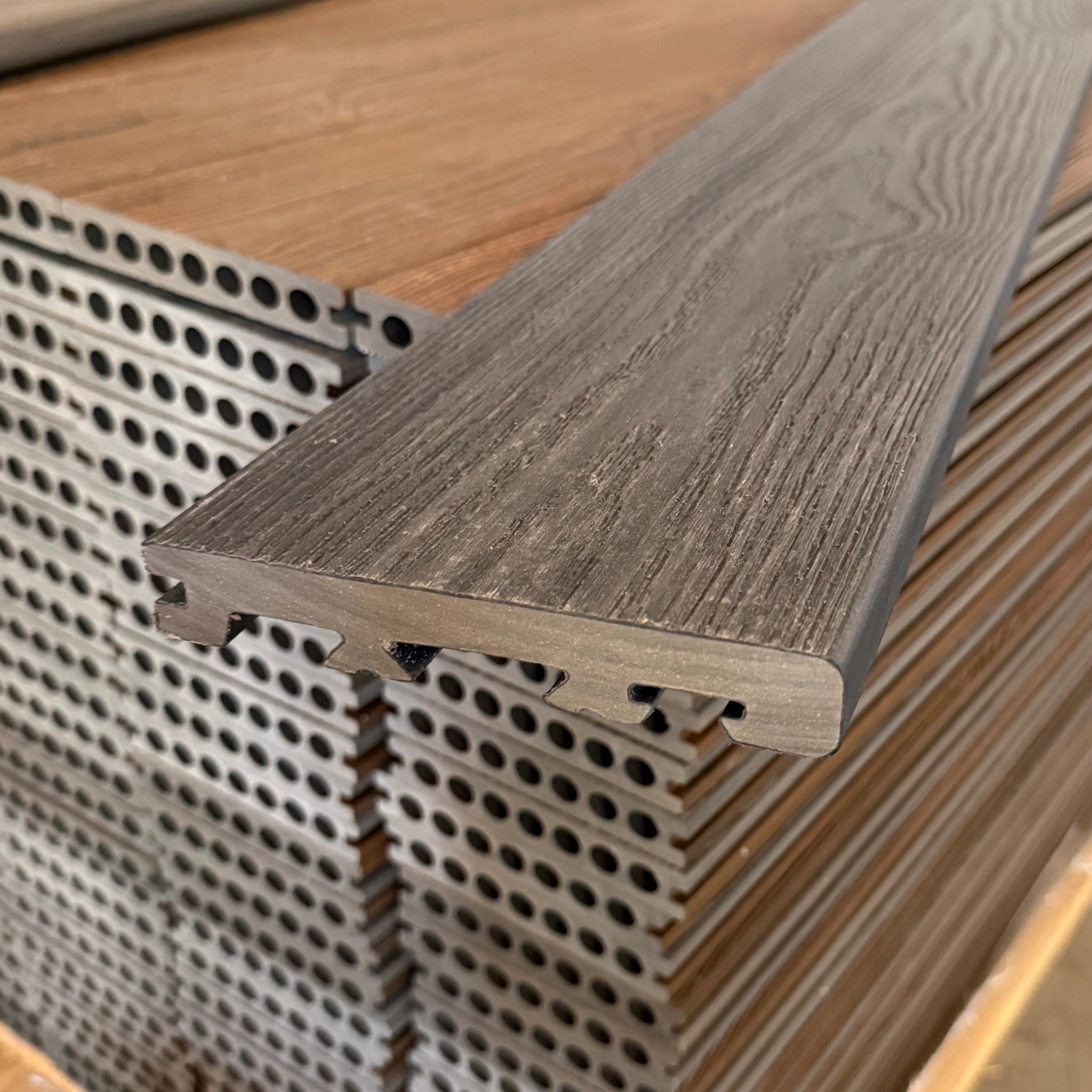 Charcoal Premium Dual-Capped Composite Bullnose Edge Board 3660mm CLose Up