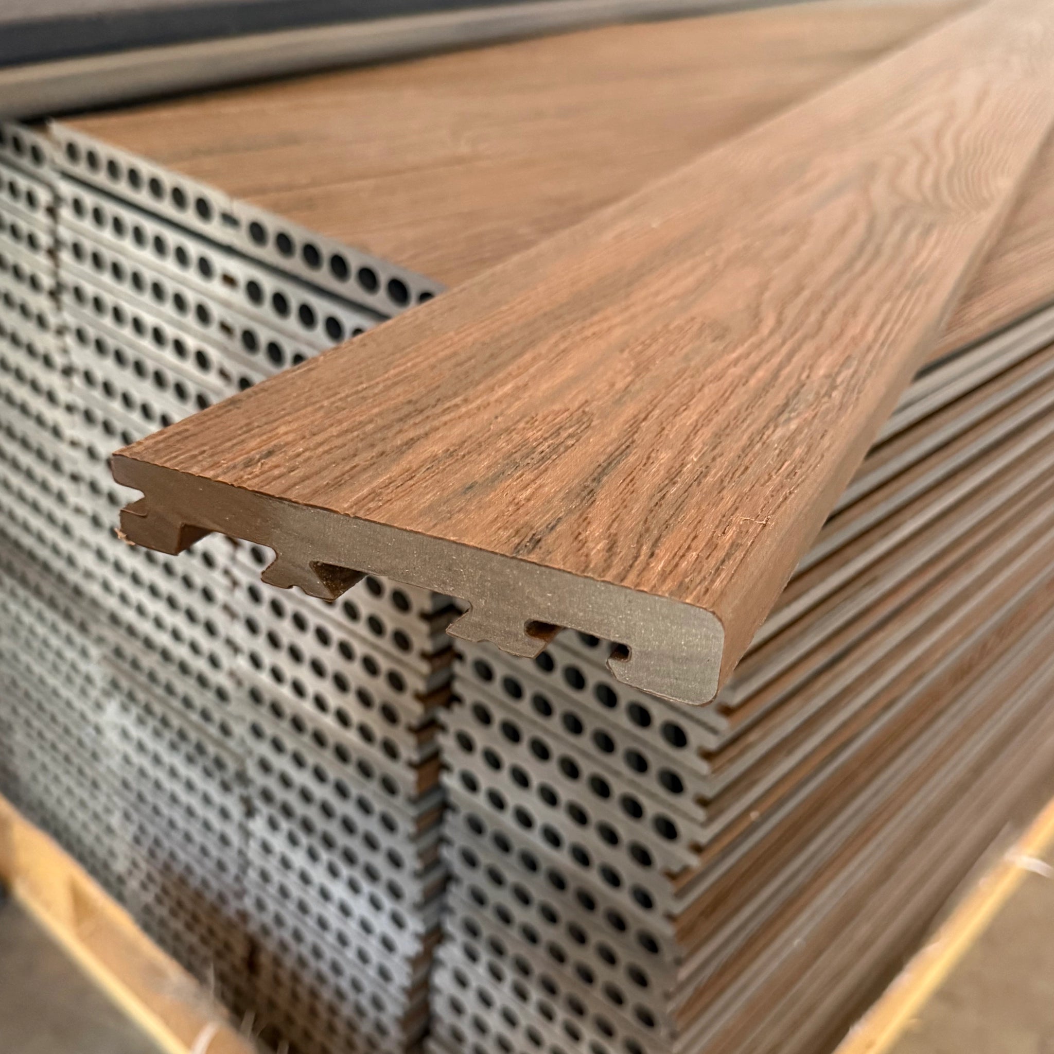 Elm Premium Dual-Capped Composite Bullnose Edge Board 3660mm Close Up